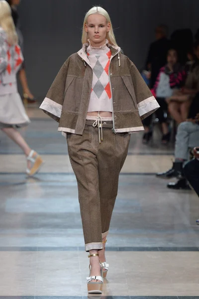 Look 26